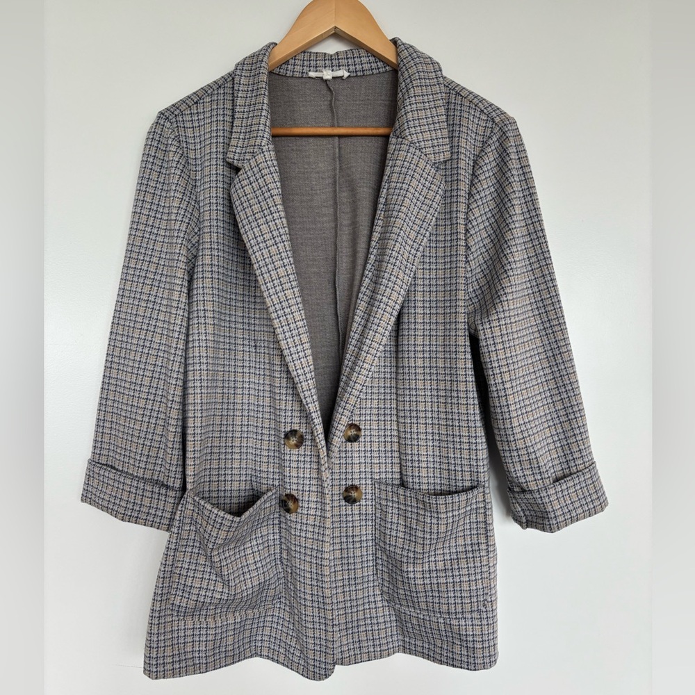 Maurices 20” PTP Plaid Women's Blazer Coat, Grey, Blue, Yellow, Size Large.